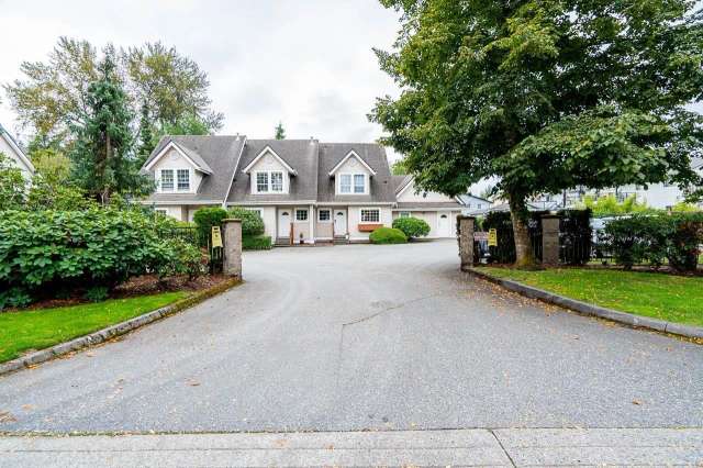 A $650,000.00 Townhouse with 2 bedrooms in Willoughby Heights, Langley