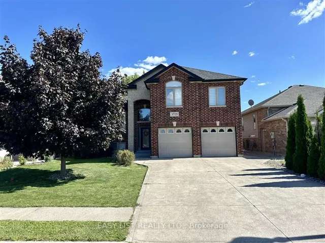 House For Sale in Windsor, Ontario