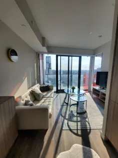 1 room room of 180 m² in Toronto