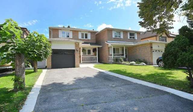 House For Sale in Brampton, Ontario