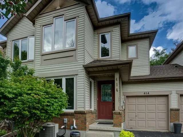 Townhouse For Rent in Waterloo, Ontario