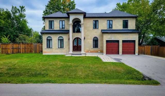 House For Sale in Sarnia, Ontario