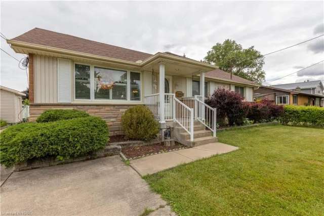 House For Sale in Welland, Ontario