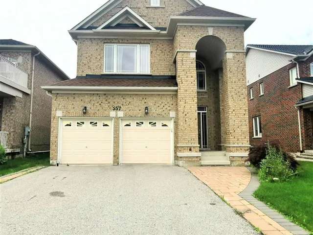 House For Sale in Newmarket, Ontario