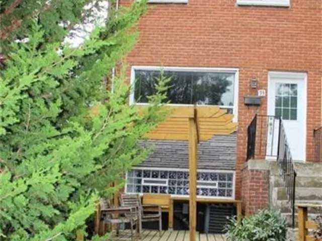 Townhouse For Rent in Toronto, Ontario