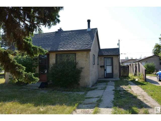 House For Sale in Edmonton, Alberta