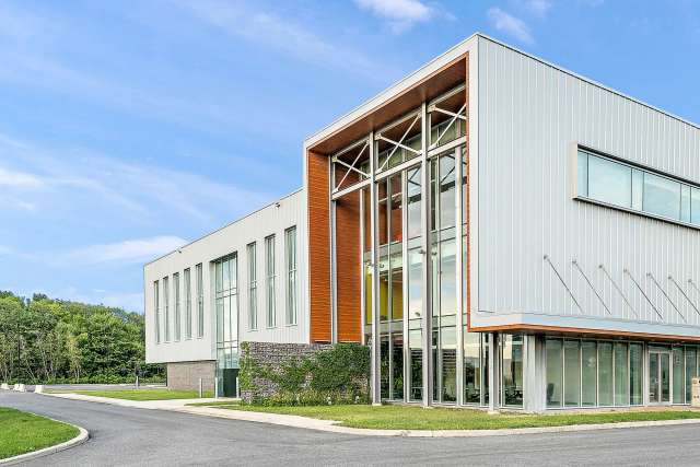 Office For Sale in Varennes, Quebec