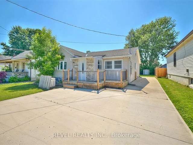 House For Sale in Port Colborne, Ontario