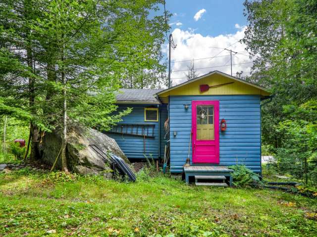 Bungalow For Sale in Quebec, Quebec