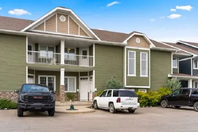 3219 Green Bank Rd - Modern Condo In Greens on Gardiner