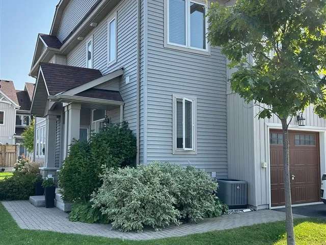 Townhouse For Sale in Collingwood, Ontario