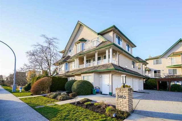 A $949,000.00 Townhouse with 3 bedrooms in Ladner Elementary, Ladner