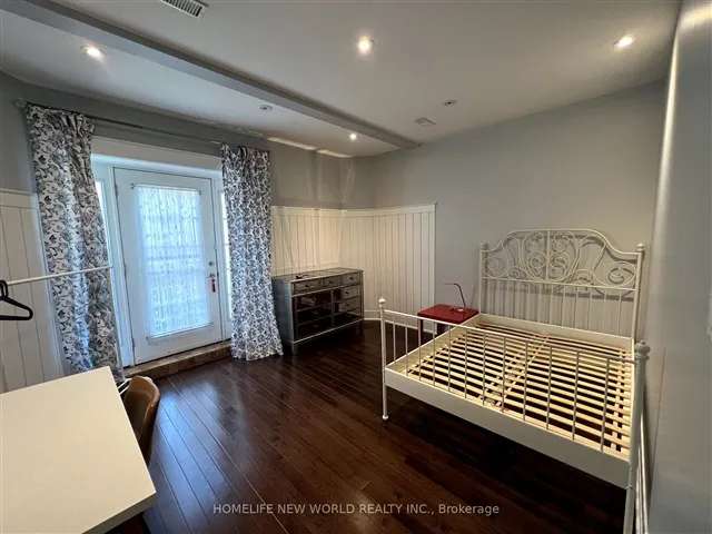 Townhouse For Rent in Toronto, Ontario