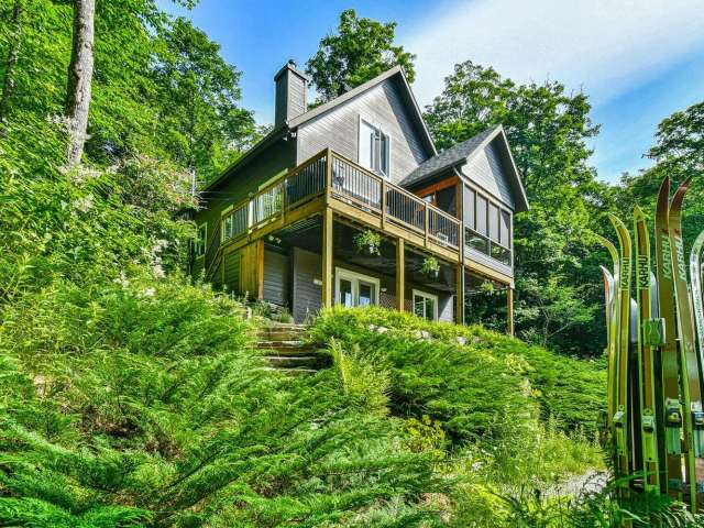 Bungalow For Sale in Quebec, Quebec