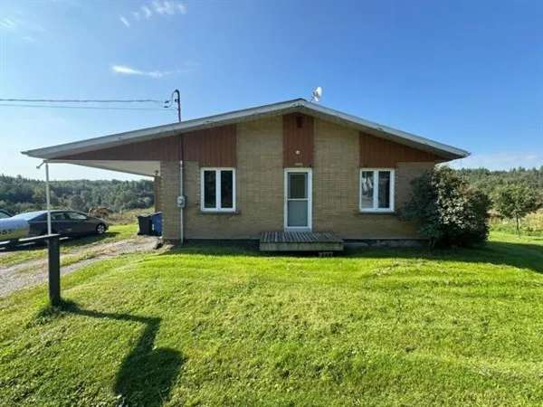 Bungalow for sale (Saguenay/Lac-Saint-Jean) #QW691