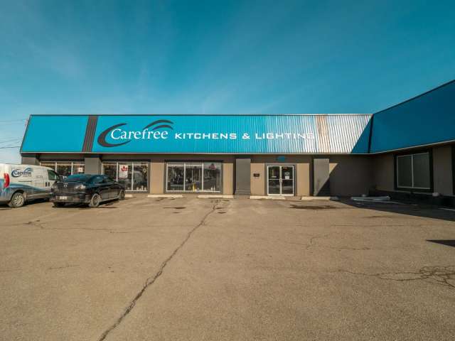 Retail For Sale in Village of Hay Lakes, Alberta