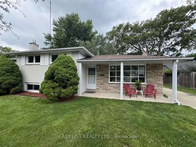 House For Sale in Sarnia, Ontario