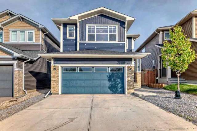 House For Sale in Calgary, Alberta