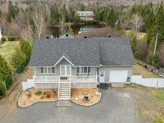 Bungalow For Sale in Quebec, Quebec