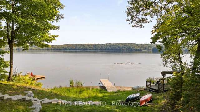 Cottage For Sale in Muskoka Lakes Township, Ontario