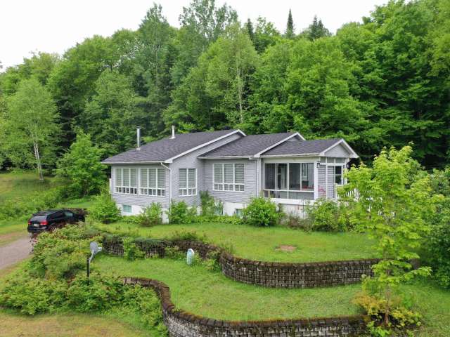 Bungalow For Sale in Quebec, Quebec