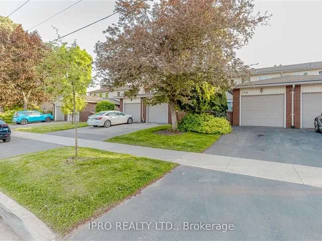 Townhouse For Sale in Burlington, Ontario