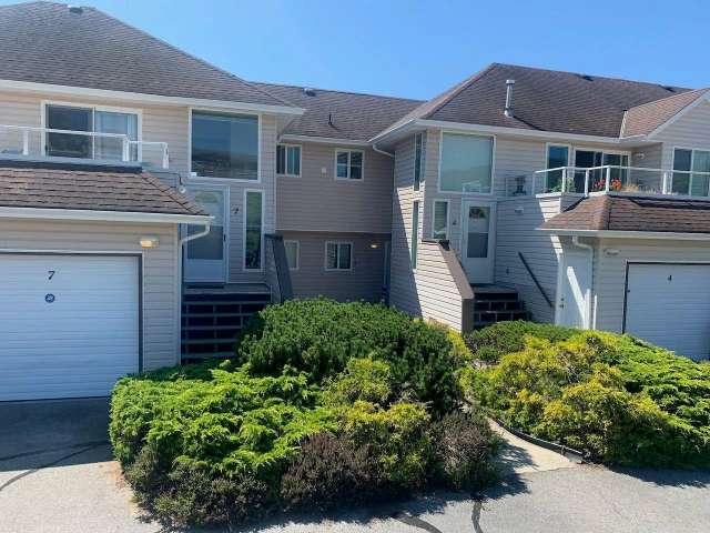 A $459,000.00 Townhouse with 1 bedroom in Sechelt District, Sunshine Coast