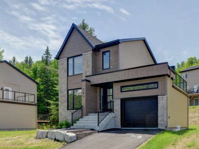 Store For Sale in Mont-Tremblant, Quebec