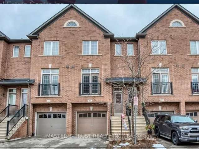 Townhouse For Rent in Burlington, Ontario