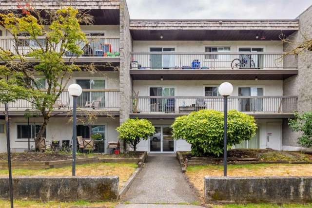 Condo For Sale in Abbotsford, British Columbia