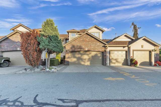 A $853,900.00 Townhouse with 4 bedrooms in Abbotsford East, Abbotsford