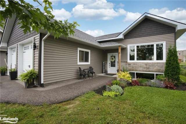 House For Sale in Huntsville, Ontario