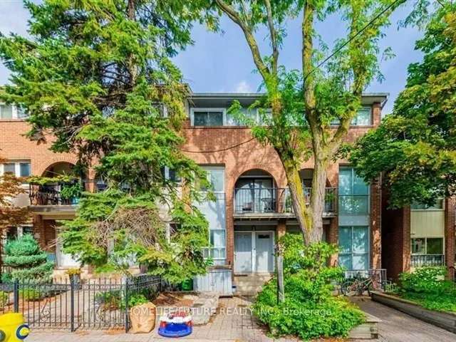 Townhouse For Rent in Toronto, Ontario