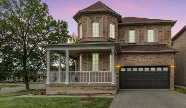 House For Sale in Aurora, Ontario