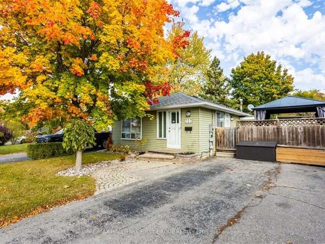 Duplex For Sale in Oshawa, Ontario