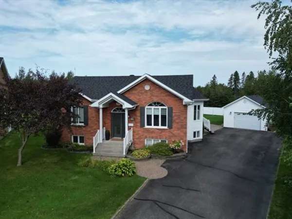 Bungalow for sale (Saguenay/Lac-Saint-Jean) #QW582