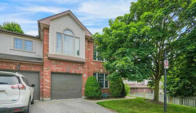 Townhouse For Sale in Waterloo, Ontario