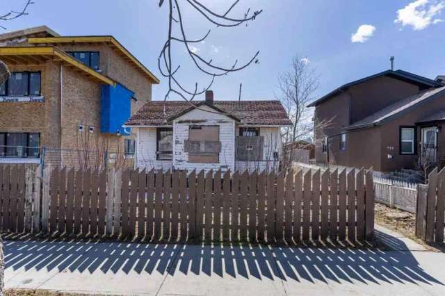 House For Sale in Medicine Hat, Alberta