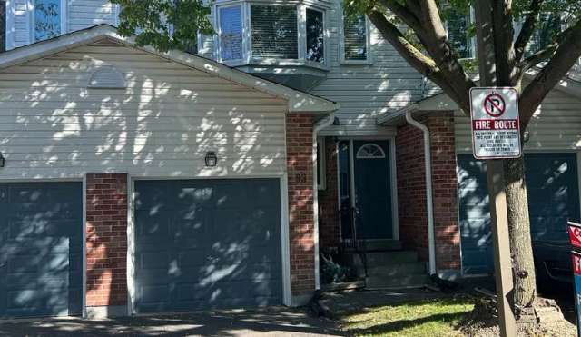 Townhouse For Sale in Halton Hills, Ontario