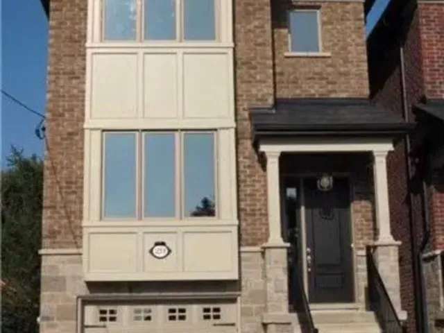 House For Rent in Toronto, Ontario