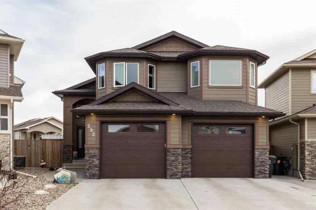 House For Sale in Lethbridge, Alberta