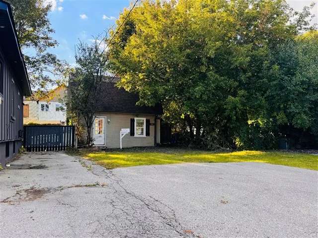 House For Sale in Oshawa, Ontario