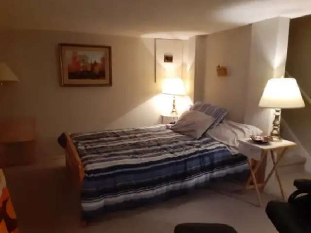 Room for rent-Orleans