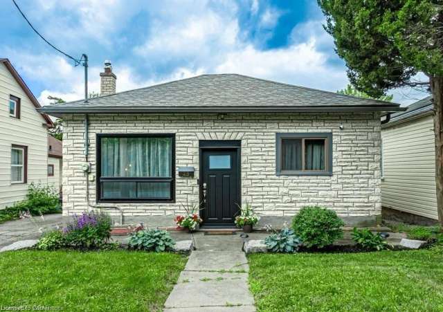 House For Sale in Cambridge, Ontario