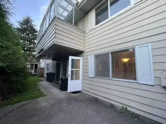 112 Debeck Street -  in New Westminster