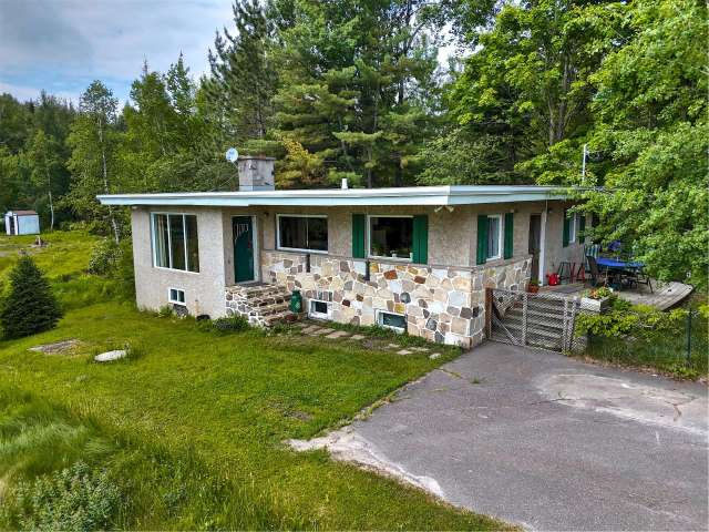 Bungalow For Sale in Quebec, Quebec