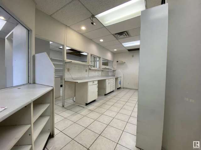 Retail For Sale in Medicine Hat, Alberta