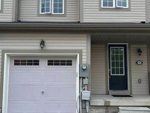 Townhouse For Rent in Niagara Falls, Ontario