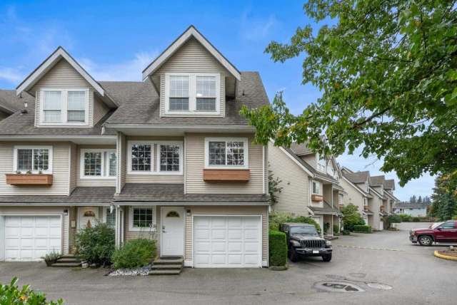 Townhouse For Sale in Township of Langley, British Columbia