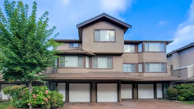 Townhouse For Sale in Richmond, British Columbia